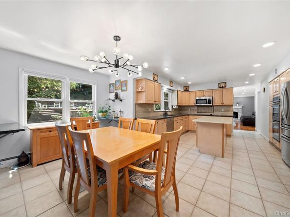 10A Hunting Hill Road, Woodbury NY 11797
