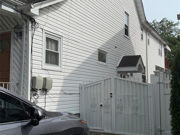 231-22 87 Avenue, Queens Village NY 11427