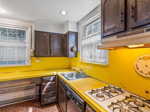 18019 Grand Central Parkway, Jamaica Estates NY 11432