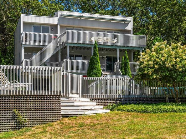 11 Deer Trail Road, Southampton NY 11968