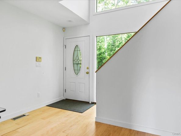 11 Deer Trail Road, Southampton NY 11968