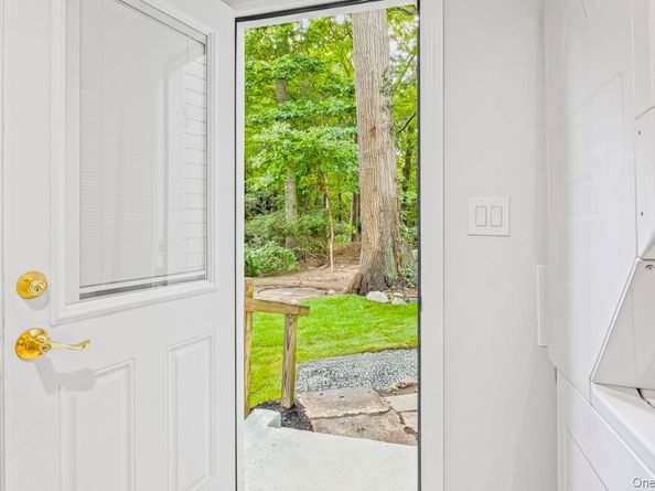28 Christian Avenue, Setauket NY 11733