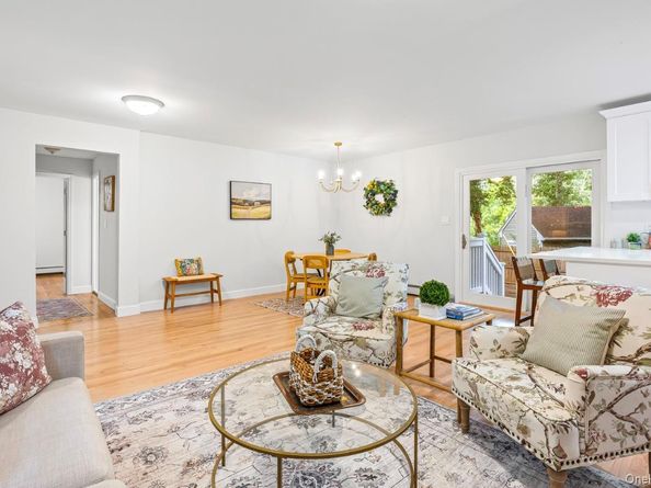 28 Christian Avenue, Setauket NY 11733