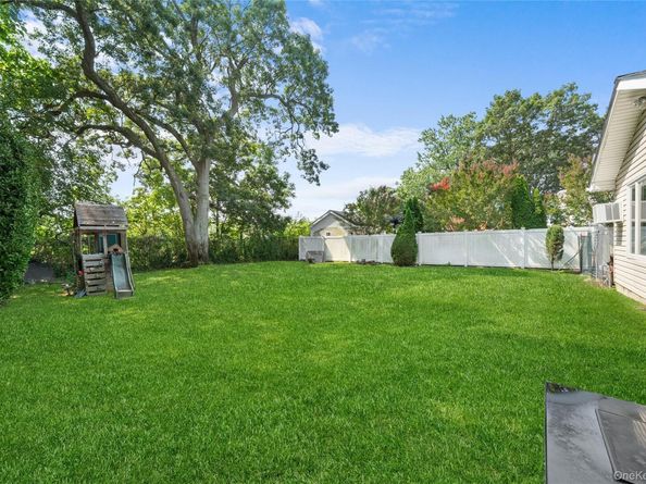 1850 Lenox Avenue, East Meadow NY 11554