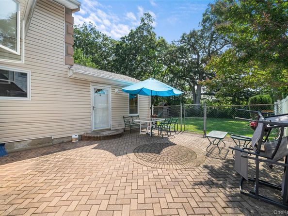 1850 Lenox Avenue, East Meadow NY 11554