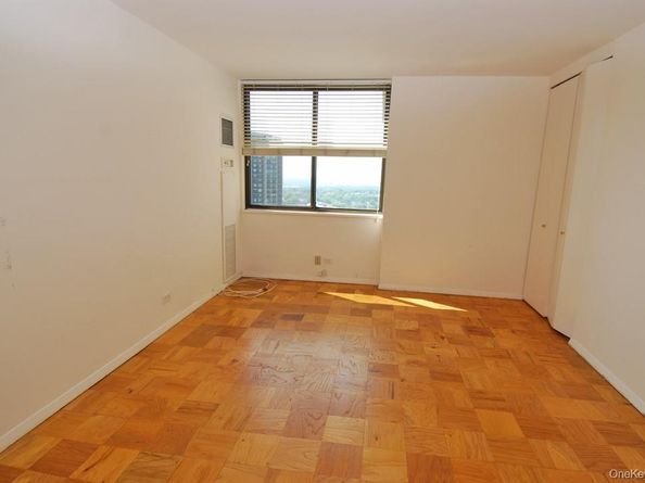 27110 Grand Central Parkway 28H, Floral Park NY 11005