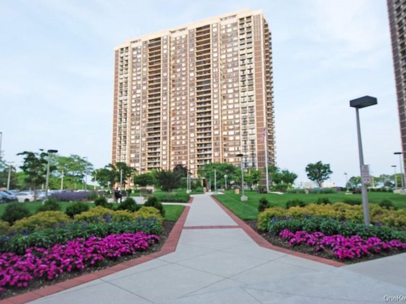 27110 Grand Central Parkway 28H, Floral Park NY 11005