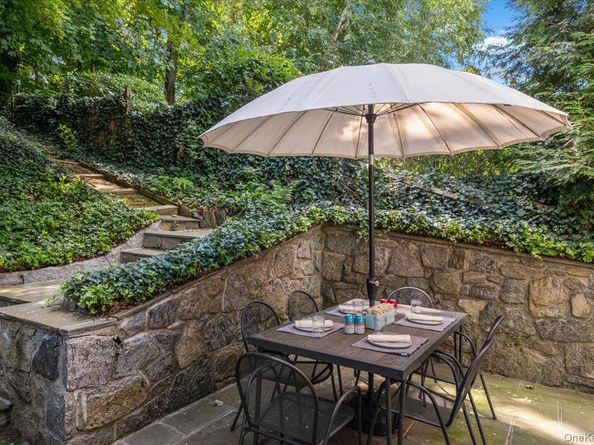 28 Parkway Circle, Scarsdale NY 10583