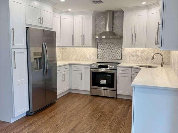 11 E Bay Drive, West Islip NY 11795