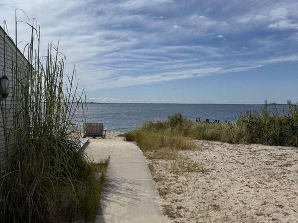 11 E Bay Drive, West Islip NY 11795