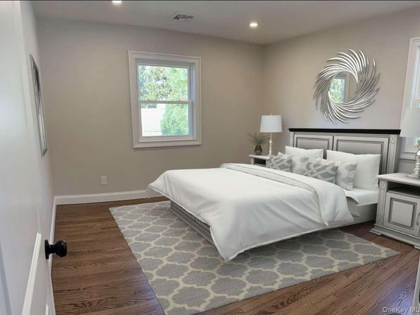 11 E Bay Drive, West Islip NY 11795