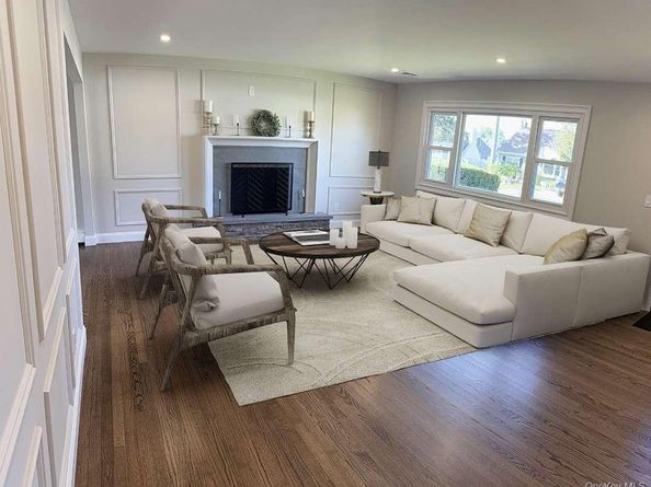 11 E Bay Drive, West Islip NY 11795