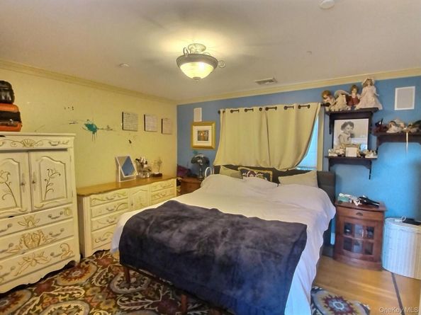 467 Susan Court, West Hempstead NY 11552