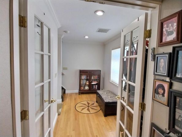 467 Susan Court, West Hempstead NY 11552