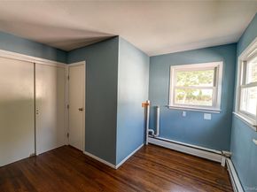 16 Adams Place, West Islip NY 11795