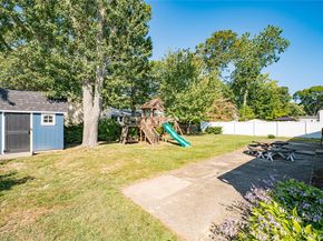 16 Adams Place, West Islip NY 11795