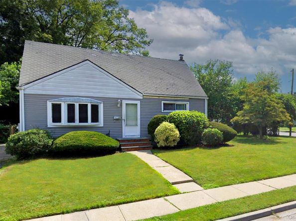 159 Gilroy Avenue, Uniondale NY 11553