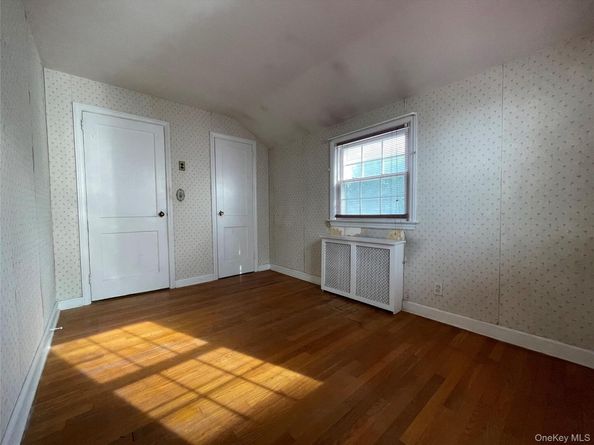712 De Mott Ave Avenue, Baldwin NY 11510