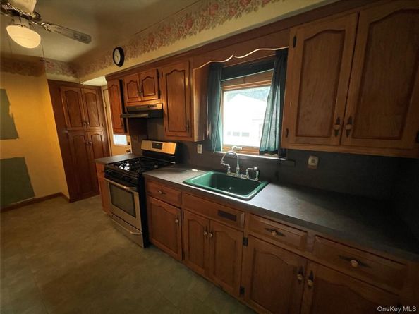 712 De Mott Ave Avenue, Baldwin NY 11510