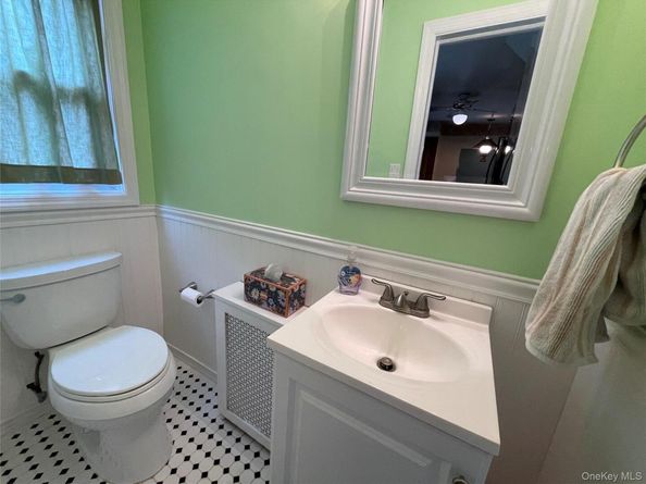 712 De Mott Ave Avenue, Baldwin NY 11510