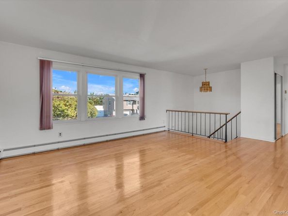 282 N Oak Street, Massapequa NY 11758