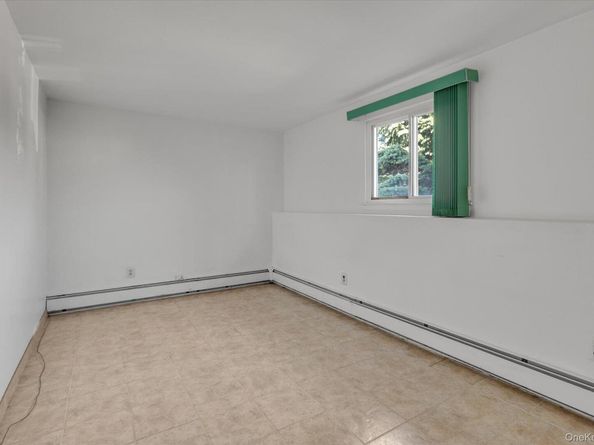 282 N Oak Street, Massapequa NY 11758