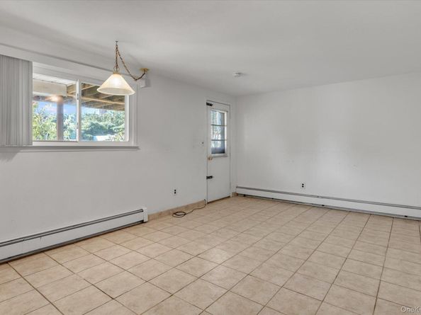 282 N Oak Street, Massapequa NY 11758