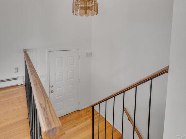 282 N Oak Street, Massapequa NY 11758