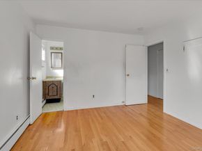 282 N Oak Street, Massapequa NY 11758