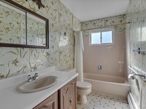 282 N Oak Street, Massapequa NY 11758