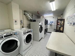 579 West 215 Street 2F, New York (Manhattan) NY 10034