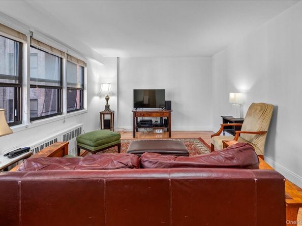 579 West 215 Street 2F, New York (Manhattan) NY 10034