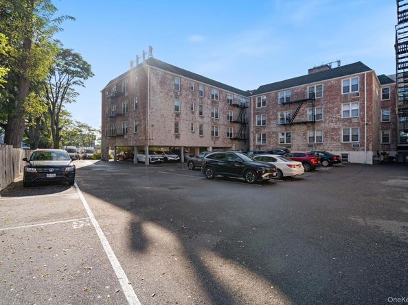 16 Main 3C, East Rockaway NY 11518