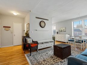 16 Main 3C, East Rockaway NY 11518