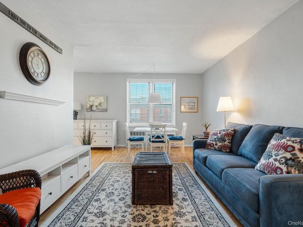 16 Main 3C, East Rockaway NY 11518