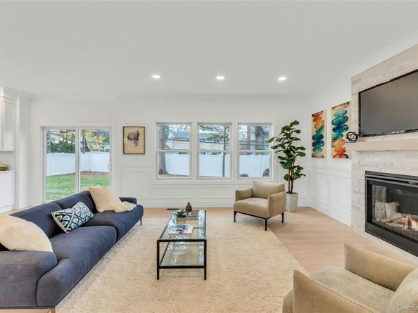 10 Beth Lane, Plainview NY 11803