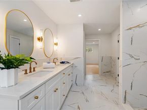 10 Beth Lane, Plainview NY 11803