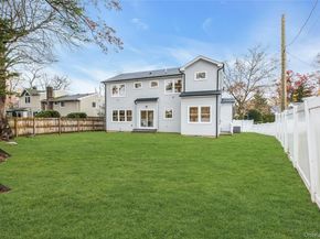 10 Beth Lane, Plainview NY 11803