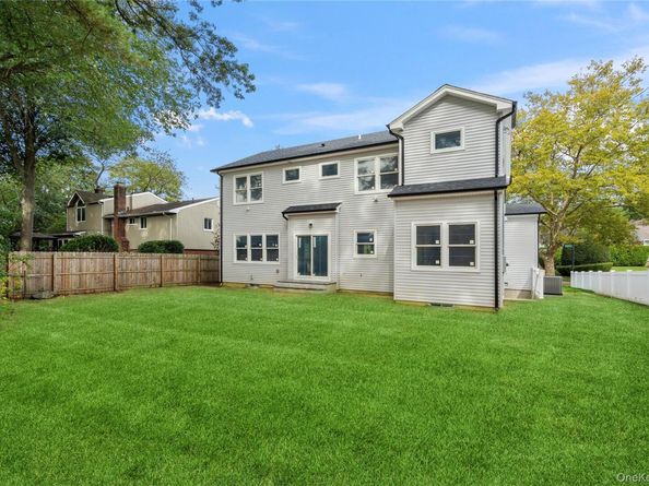 10 Beth Lane, Plainview NY 11803