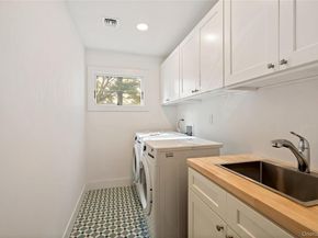 10 Beth Lane, Plainview NY 11803