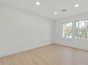 10 Beth Lane, Plainview NY 11803