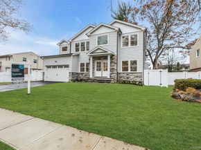 10 Beth Lane, Plainview NY 11803