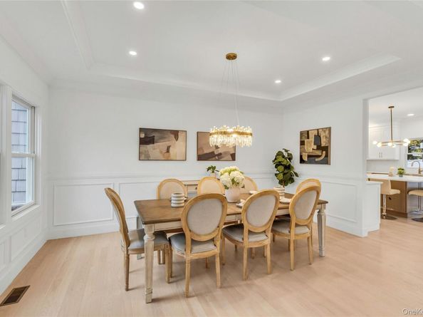 10 Beth Lane, Plainview NY 11803