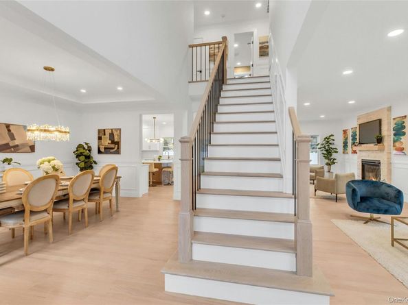 10 Beth Lane, Plainview NY 11803