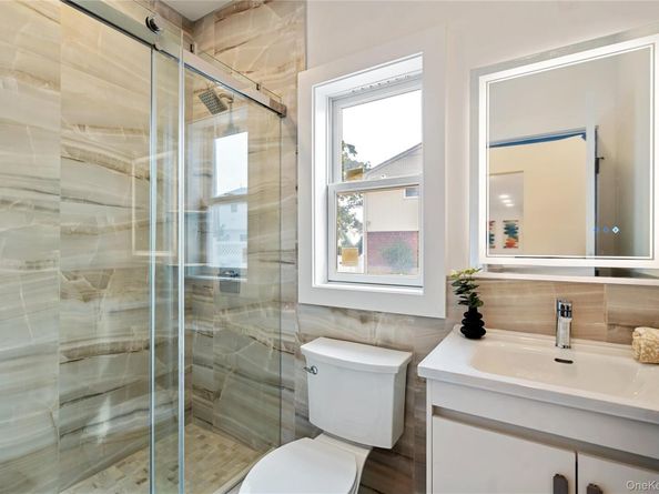 10 Beth Lane, Plainview NY 11803