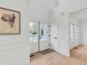 10 Beth Lane, Plainview NY 11803