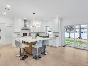 10 Beth Lane, Plainview NY 11803