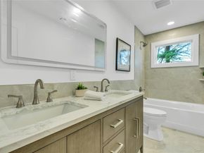 10 Beth Lane, Plainview NY 11803