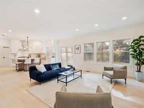 10 Beth Lane, Plainview NY 11803