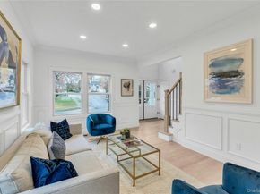 10 Beth Lane, Plainview NY 11803